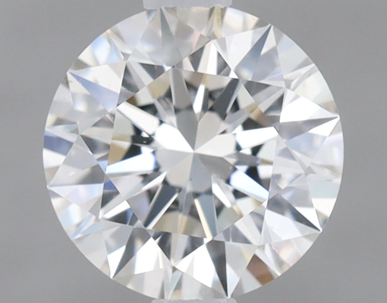 0.90 Carat H-VS2 – IGI Certified Round Brilliant Solitaire